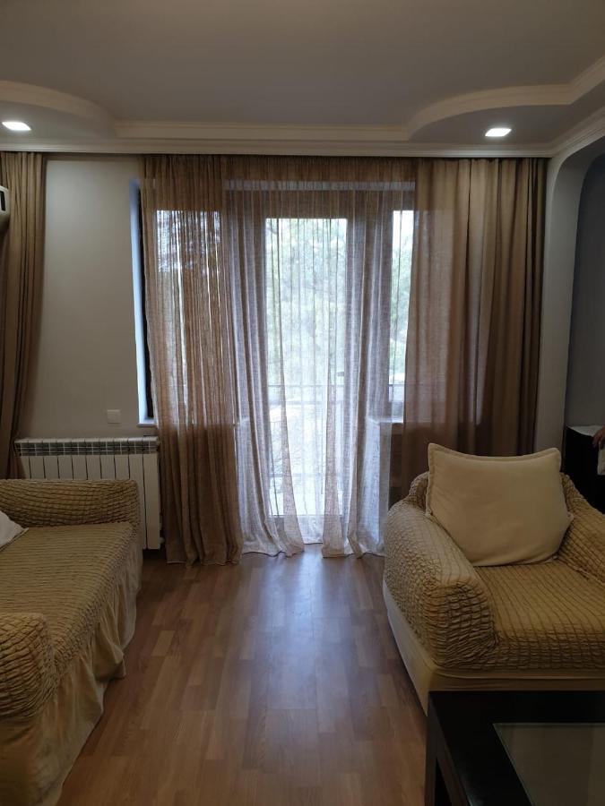 Apartment Chito Батуми Экстерьер фото